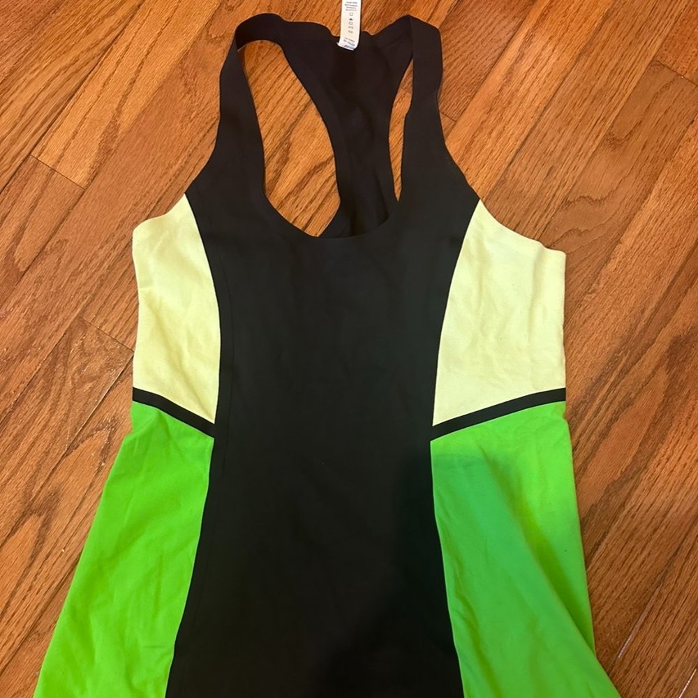 Lululemon Green & Black Color Block Tank Sz 8, NWOT